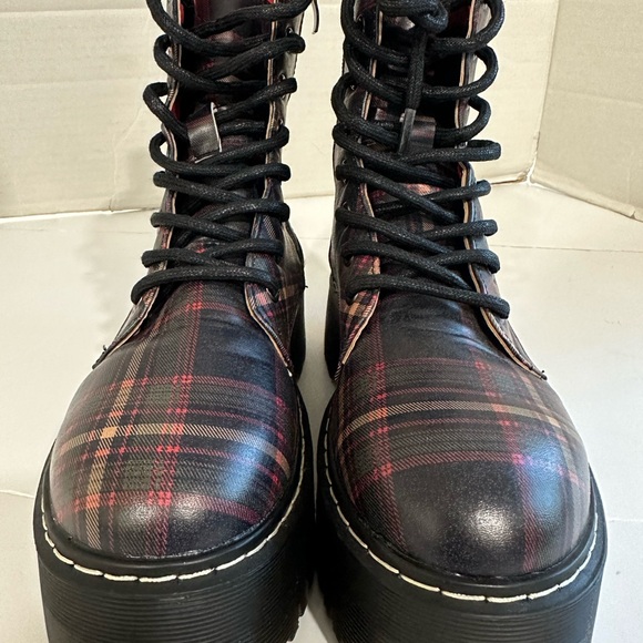 Cool Way Plaid Platform Combat Boots Size 8 - Picture 7 of 13